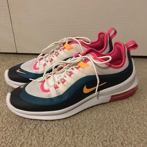 Women’s Nike Air Max Axis